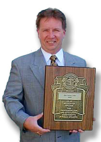 Canadian motivational, inspirational, business, association and Toastmasters keynote conference speaker. Toastmasters International executive leadership success coach.  Distinguished Toastmaster, Bob ‘Idea Man’ Hooey, is a Past District 21 Governor, multiple Toastmasters Hall of Famer; and the 48th person in the world to earn Toastmasters International’s coveted, professional level Accredited Speaker designation. Toastmasters recognized Bob for his professionalism and high standards in public speaking in Palm Dessert when he was inducted into their Hall of Fame.